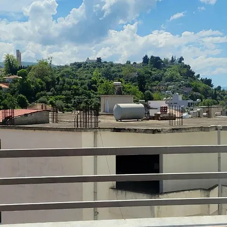 Accogliente Casa Nel Centro Storico Di Valona Appartement *