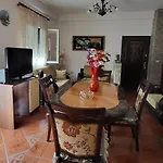 Accogliente Casa Nel Centro Storico Di Valona *