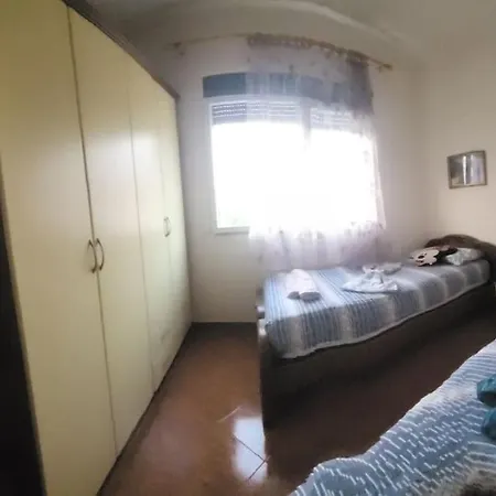 Accogliente Casa Nel Centro Storico Di Valona Apartment