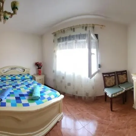 Accogliente Casa Nel Centro Storico Di Valona
