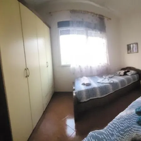 Apartment Accogliente Casa Nel Centro Storico Di Valona *