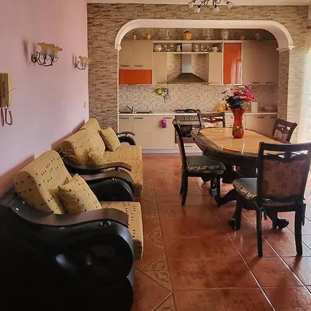 Accogliente Casa Nel Centro Storico Di Valona