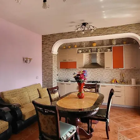 Accogliente Casa Nel Centro Storico Di Valona