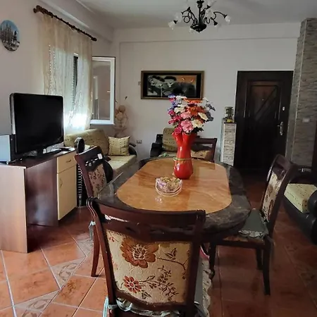 Accogliente Casa Nel Centro Storico Di Valona *