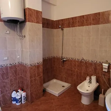 Accogliente Casa Nel Centro Storico Di Valona Vlorë