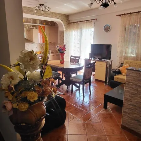 Accogliente Casa Nel Centro Storico Di Valona * Vlorë