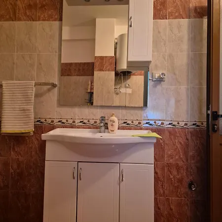 Accogliente Casa Nel Centro Storico Di Valona