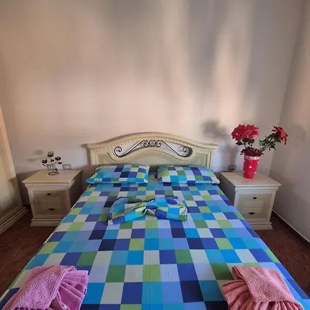 Accogliente Casa Nel Centro Storico Di Valona Apartmán