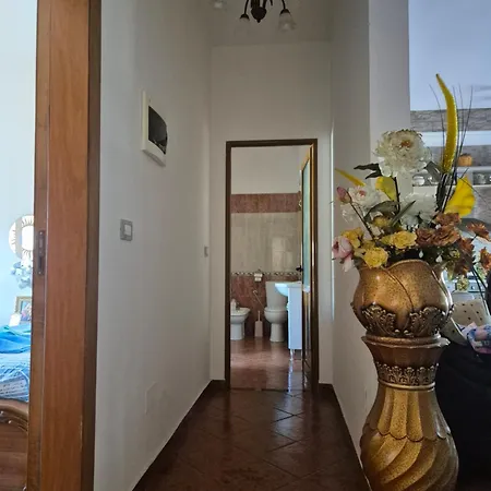 Accogliente Casa Nel Centro Storico Di Valona