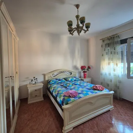 Accogliente Casa Nel Centro Storico Di Valona Vlorë