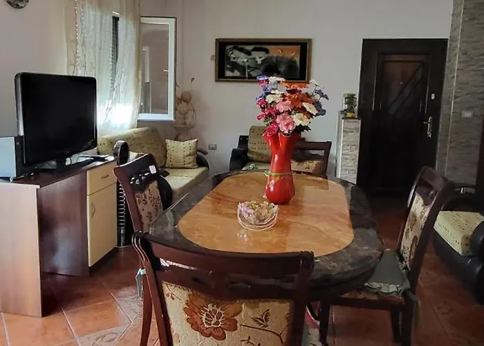 Accogliente Casa Nel Centro Storico Di Valona *