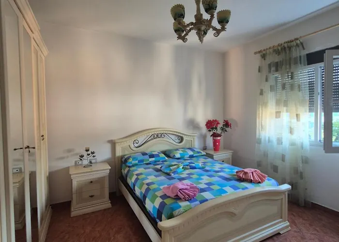 Accogliente Casa Nel Centro Storico Di Valona Vlorë